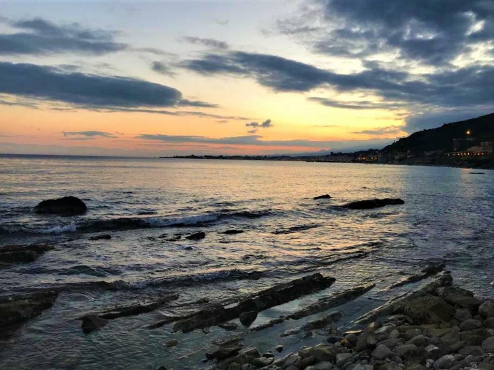 La Baia Dei Delfini Leilighet Taormina Eksteriør bilde
