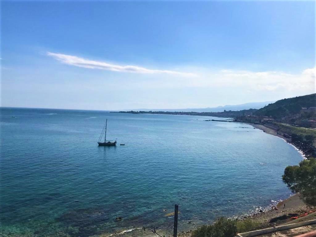 La Baia Dei Delfini Leilighet Taormina Eksteriør bilde